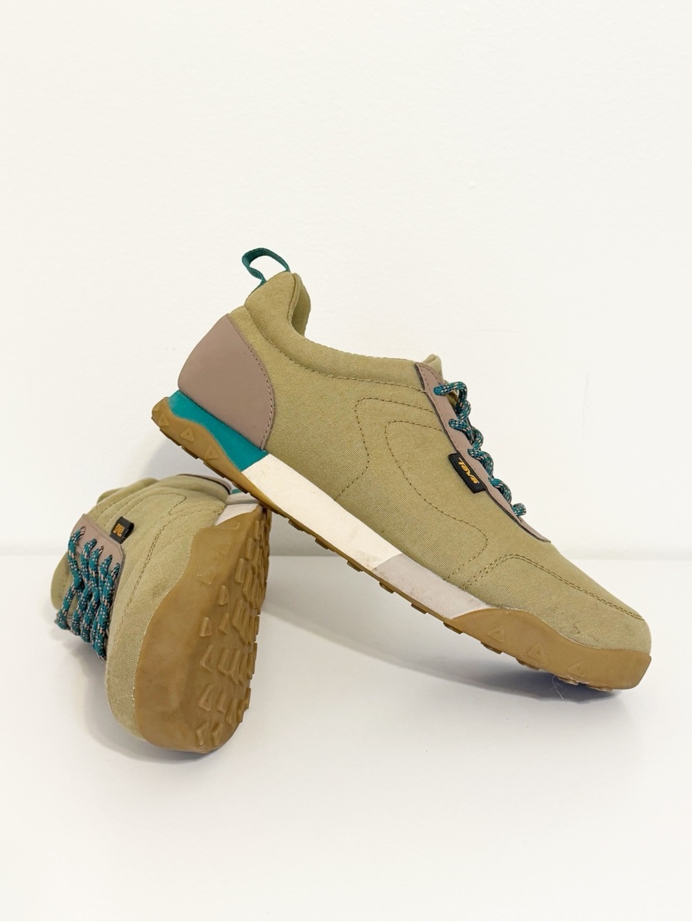 Teva Wyldland Tan Beige Trail Hiking Sneakers Shoes Womens 7.5 1124040